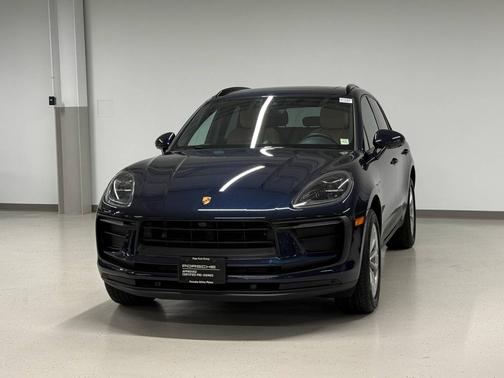 Night Blue Metallic 2022 Porsche Macan