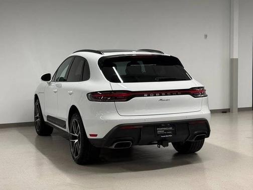 2026 Porsche Macan 