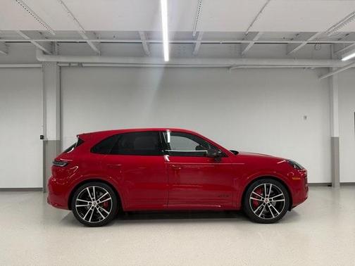 2026 Porsche Cayenne GTS