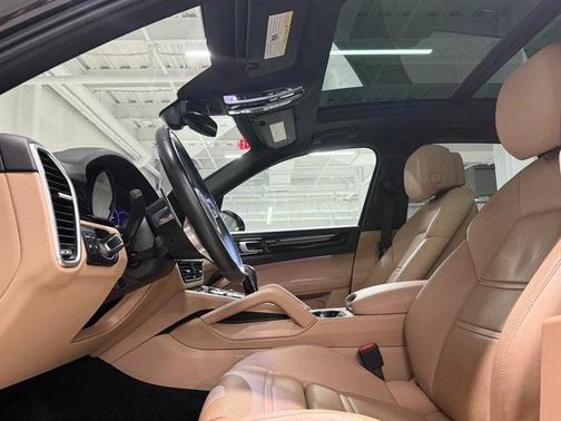 2022 Porsche Cayenne 