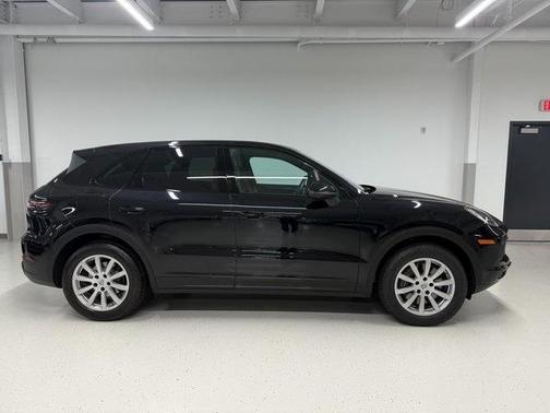 2022 Porsche Cayenne 