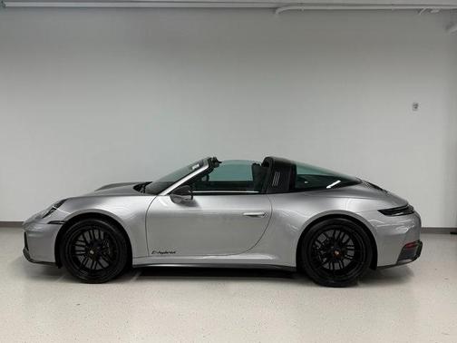 2025 Porsche 911 Targa 4 GTS