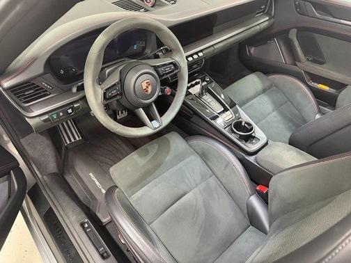 2025 Porsche 911 Targa 4 GTS