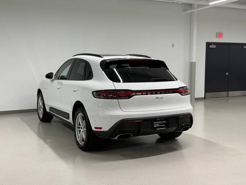 2022 Porsche Macan 