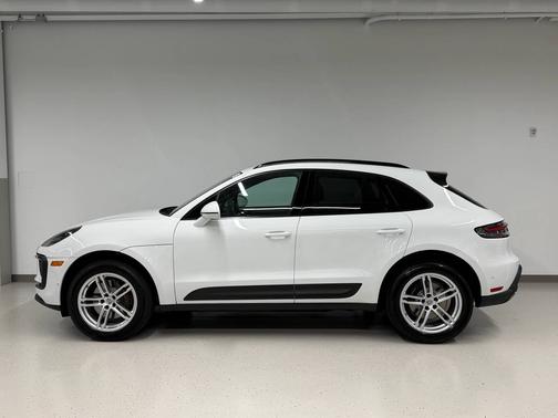 2022 Porsche Macan 