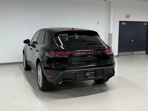 2025 Porsche Macan 