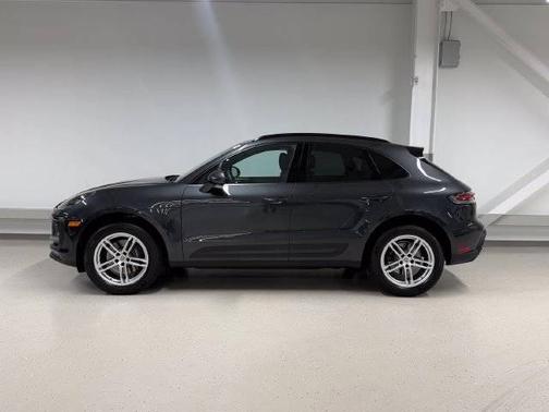 Volcano Grey Metallic 2026 Porsche Macan
