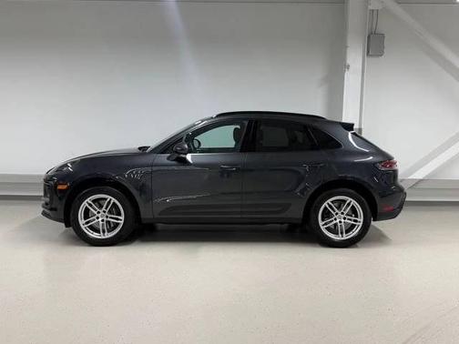 Volcano Grey Metallic 2026 Porsche Macan