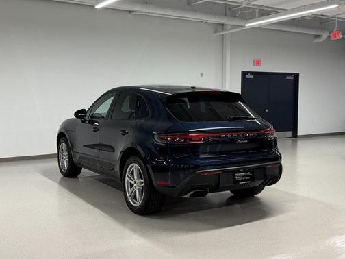2022 Porsche Macan Base