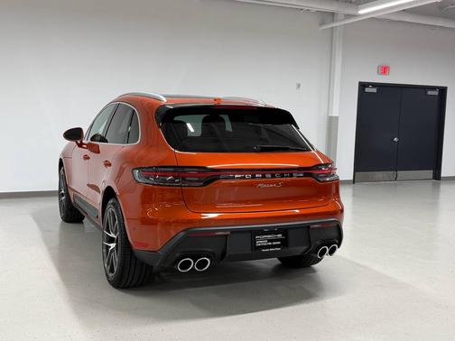 Papaya Metallic 2023 Porsche Macan