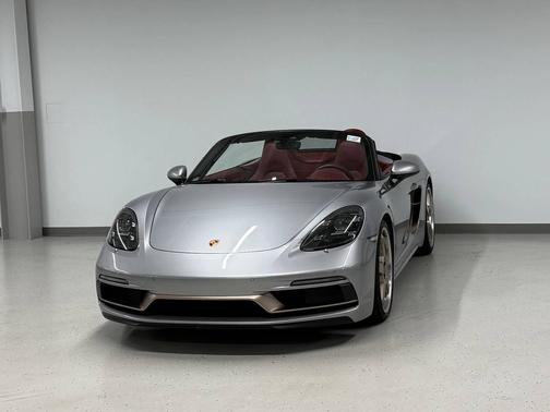 GT-Silver Metallic 2022 Porsche 718 Boxster