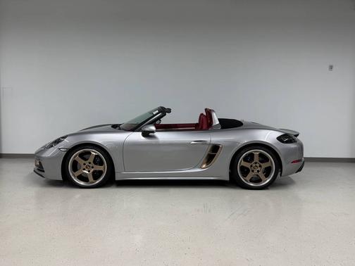 GT-Silver Metallic 2022 Porsche 718 Boxster
