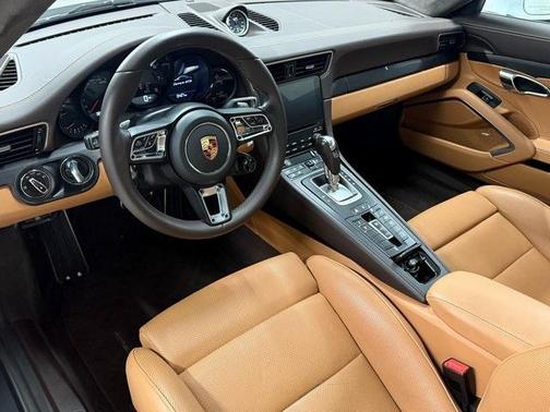 2017 Porsche 911 Carrera GTS