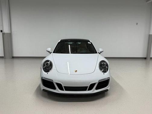 2017 Porsche 911 Carrera GTS