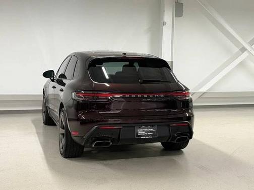 Copper Ruby Metallic 2026 Porsche Macan
