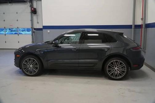 Volcano Grey Metallic 2026 Porsche Macan