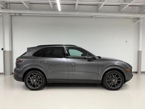2023 Porsche Cayenne E-Hybrid