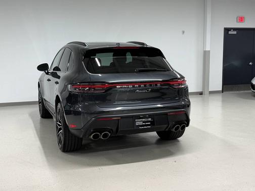 Volcano Grey Metallic 2023 Porsche Macan