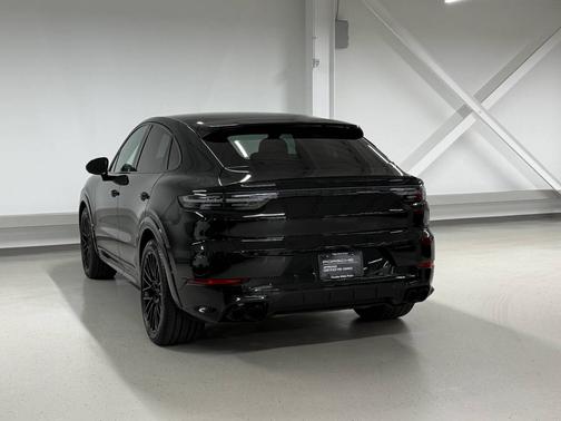 Chromitblack Metallic 2023 Porsche Cayenne
