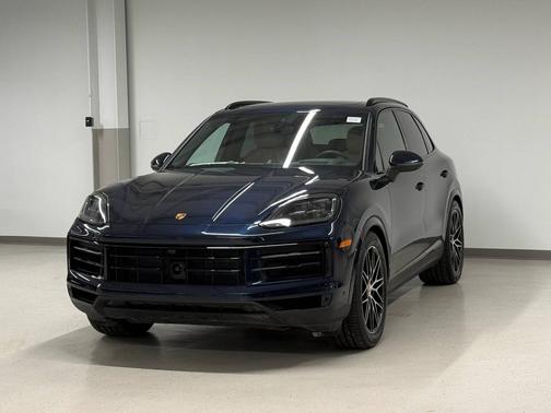 Algarve Blue Metallic 2026 Porsche Cayenne