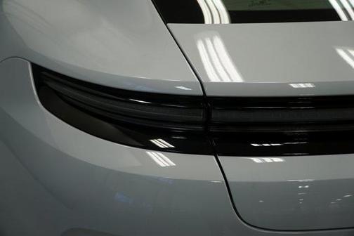 2026 Porsche Panamera 4