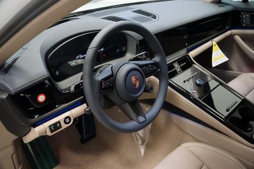 2026 Porsche Panamera 4