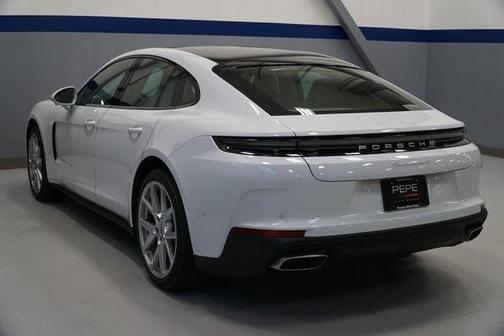 2026 Porsche Panamera 4