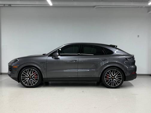 Quartzite Grey Metallic 2024 Porsche Cayenne