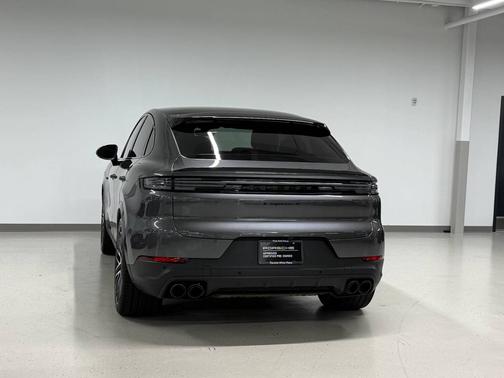 Quartzite Grey Metallic 2024 Porsche Cayenne