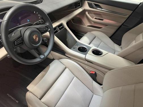 2025 Porsche Taycan 