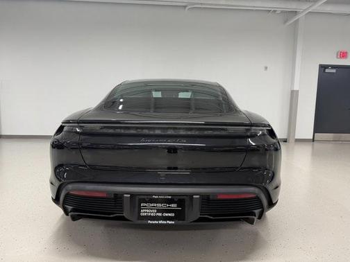 2025 Porsche Taycan 