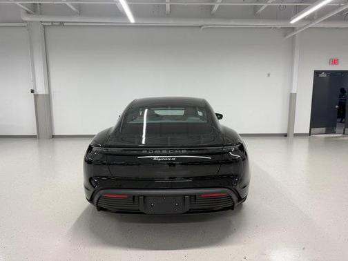 2025 Porsche Taycan 
