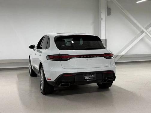 White 2023 Porsche Macan