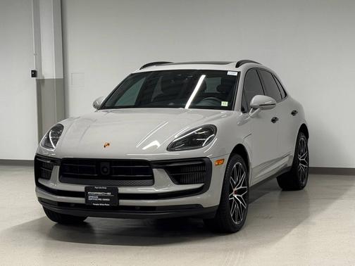 Chalk 2023 Porsche Macan