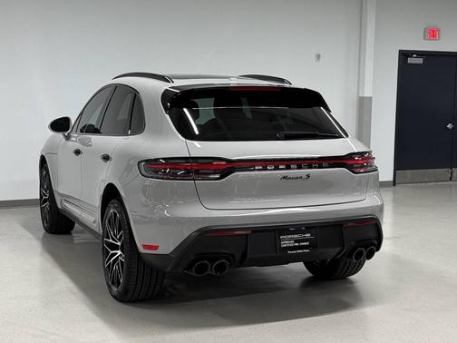 Chalk 2023 Porsche Macan