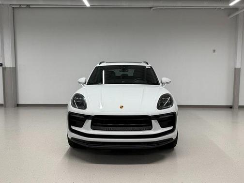 2022 Porsche Macan Base