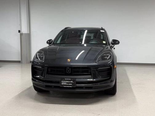 Volcano Grey Metallic 2026 Porsche Macan