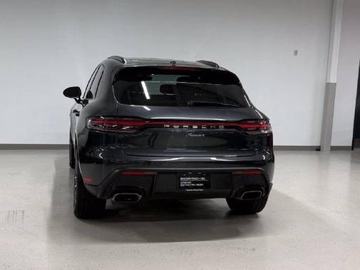 Volcano Grey Metallic 2026 Porsche Macan