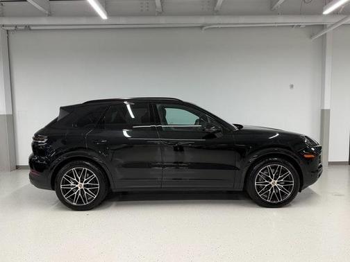 2025 Porsche Cayenne Base