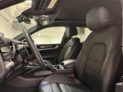 2025 Porsche Cayenne Base