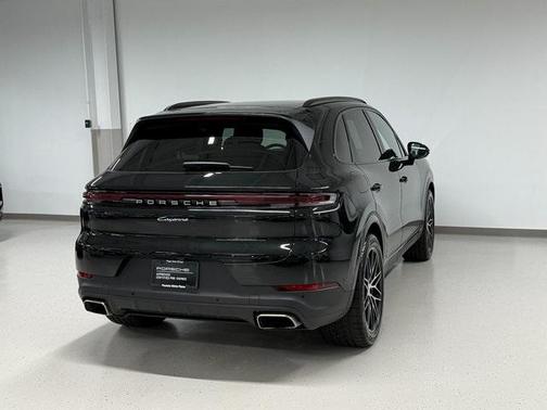 2025 Porsche Cayenne Base