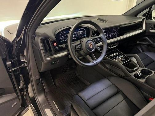 2025 Porsche Cayenne Base