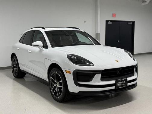 2025 Porsche Macan Base