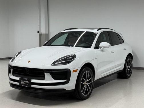 2025 Porsche Macan Base