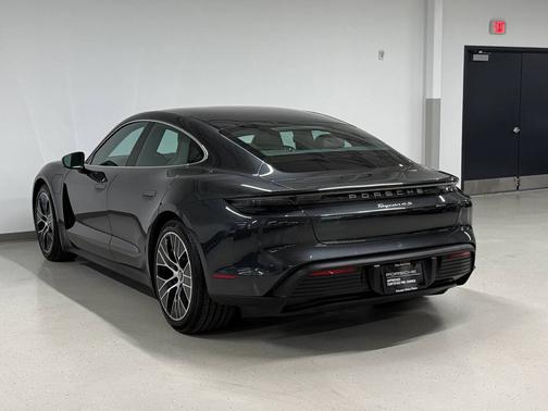 2023 Porsche Taycan 