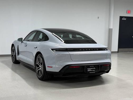 2023 Porsche Taycan 