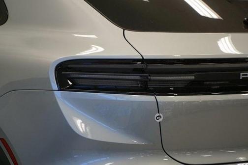 2025 Porsche Macan 4