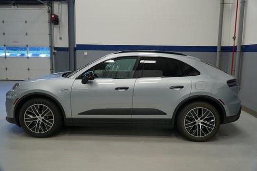 2025 Porsche Macan 4