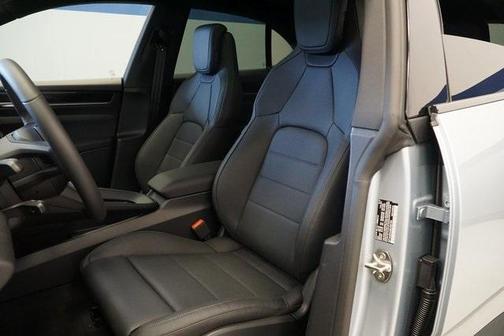2025 Porsche Macan 4