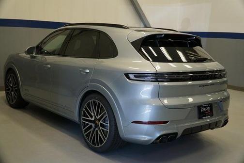 2026 Porsche Cayenne GTS